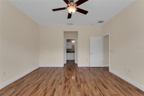 House in Kissimmee, Florida 2 bedrooms, 143.35 sq.m. № 2203037 - photo 13