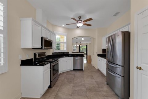 House in Kissimmee, Florida 2 bedrooms, 143.35 sq.m. № 2203037 - photo 9