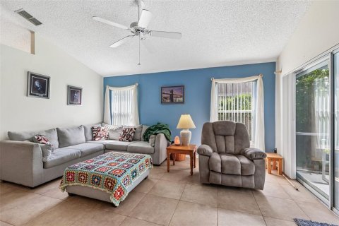Villa ou maison à vendre à Clermont, Floride: 4 chambres, 176.24 m2 № 2418791 - photo 6