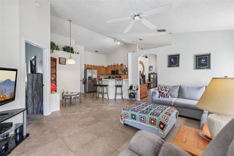 Villa ou maison à vendre à Clermont, Floride: 4 chambres, 176.24 m2 № 2418791 - photo 8