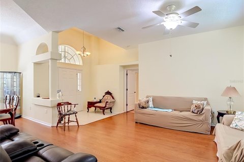 Casa en venta en Wesley Chapel, Florida, 3 dormitorios, 194.35 m2 № 2113772 - foto 12