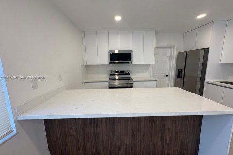 Villa ou maison à vendre à Miramar, Floride: 3 chambres, 130.71 m2 № 2005039 - photo 4