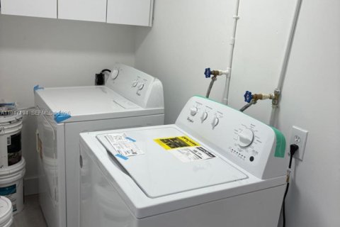 Villa ou maison à vendre à Miramar, Floride: 3 chambres, 130.71 m2 № 2005039 - photo 19