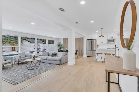 Casa en venta en Sarasota, Florida, 4 dormitorios, 161.19 m2 № 1676013 - foto 19