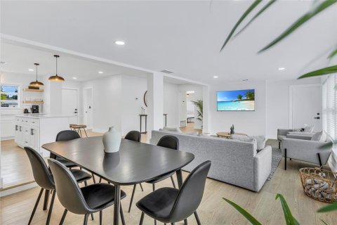 Casa en venta en Sarasota, Florida, 4 dormitorios, 161.19 m2 № 1676013 - foto 7