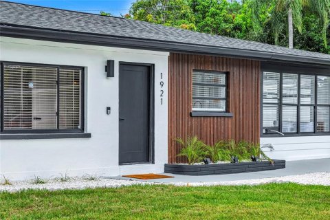 Casa en venta en Sarasota, Florida, 4 dormitorios, 161.19 m2 № 1676013 - foto 3