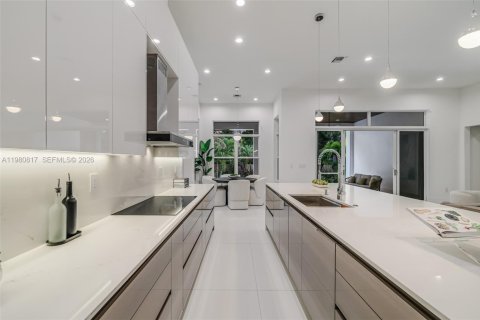 Купить виллу или дом в Бискейн-Парк, Флорида 4 спальни, 290.13м2, № 2043459 - фото 11