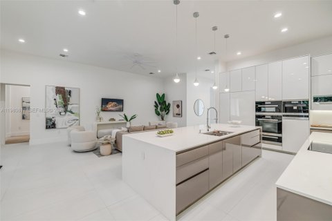 Купить виллу или дом в Бискейн-Парк, Флорида 4 спальни, 290.13м2, № 2043459 - фото 14