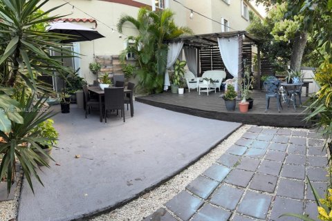 Touwnhouse à vendre à Miami, Floride: 3 chambres, 116.13 m2 № 1860304 - photo 14