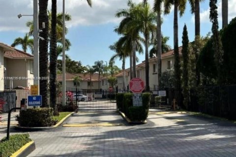 Touwnhouse à vendre à Miami, Floride: 3 chambres, 116.13 m2 № 1860304 - photo 23