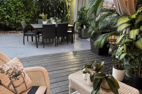 Touwnhouse à vendre à Miami, Floride: 3 chambres, 116.13 m2 № 1860304 - photo 24