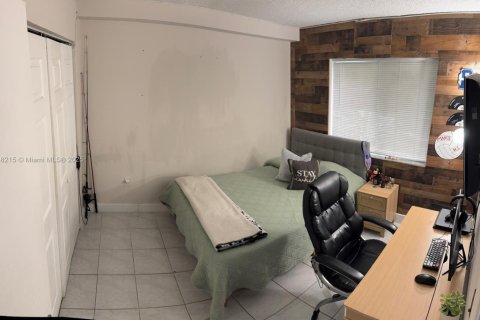 Touwnhouse à vendre à Miami, Floride: 3 chambres, 116.13 m2 № 1860304 - photo 15