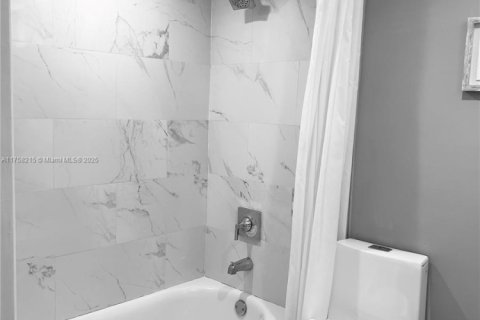 Touwnhouse à vendre à Miami, Floride: 3 chambres, 116.13 m2 № 1860304 - photo 10