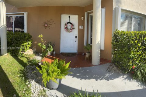 Touwnhouse à vendre à Miami, Floride: 3 chambres, 116.13 m2 № 1860304 - photo 5