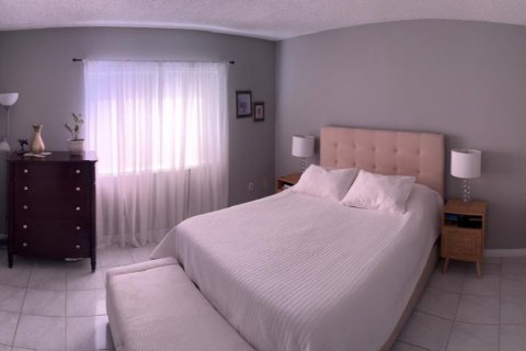 Touwnhouse à vendre à Miami, Floride: 3 chambres, 116.13 m2 № 1860304 - photo 11