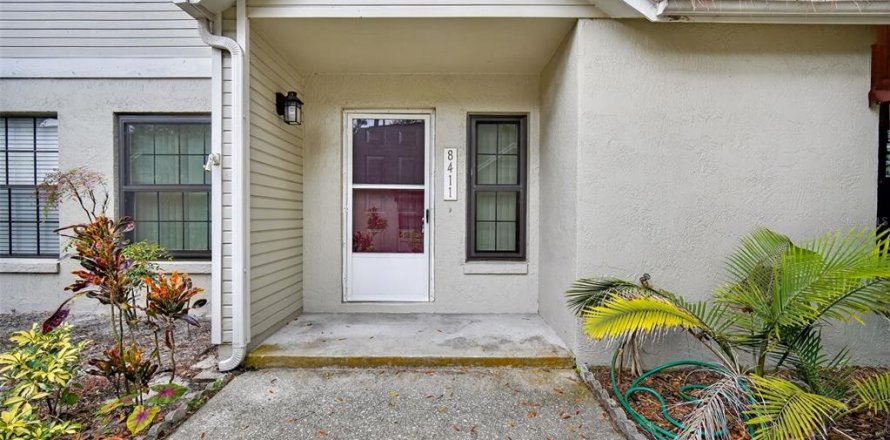 Condominio en Temple Terrace, Florida, 2 dormitorios  № 1903510