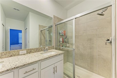 Townhouse in Bradenton, Florida 3 bedrooms, 178.84 sq.m. № 2213705 - photo 29