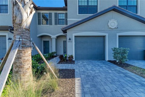 Townhouse in Bradenton, Florida 3 bedrooms, 178.84 sq.m. № 2213705 - photo 5