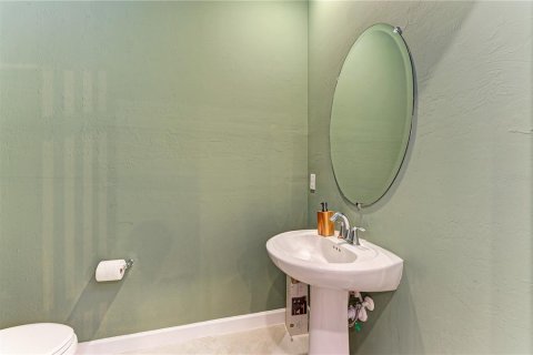 Townhouse in Bradenton, Florida 3 bedrooms, 178.84 sq.m. № 2213705 - photo 21