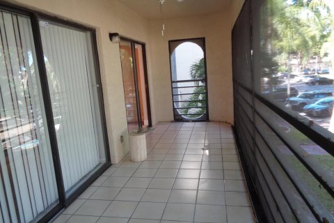 Condo in Boca Raton, Florida, 2 bedrooms  № 2261473 - photo 3