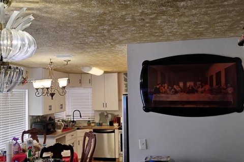 Villa ou maison à vendre à Sunrise, Floride: 3 chambres, 209.68 m2 № 2023460 - photo 4