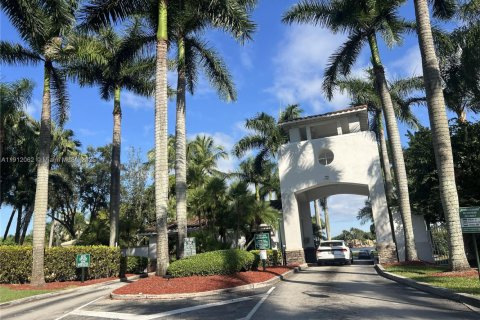 Copropriété à vendre à Doral, Floride: 3 chambres, 231.33 m2 № 1968127 - photo 2