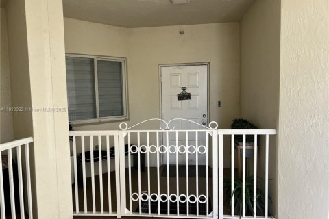 Copropriété à vendre à Doral, Floride: 3 chambres, 231.33 m2 № 1968127 - photo 7