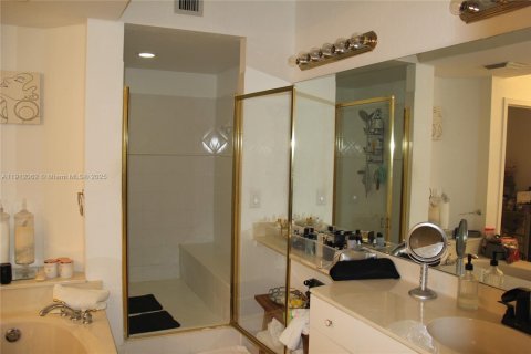 Copropriété à vendre à Doral, Floride: 3 chambres, 231.33 m2 № 1968127 - photo 20