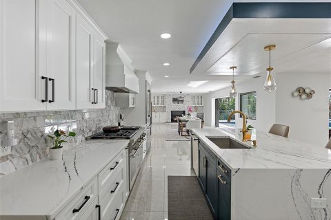 Casa en venta en Saint Petersburg, Florida, 5 dormitorios, 258.73 m2 № 1566067 - foto 11