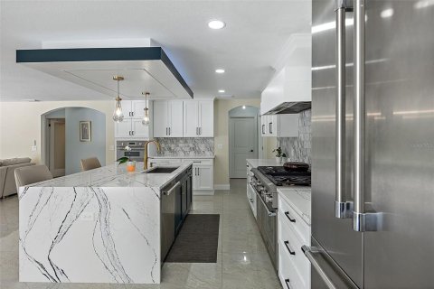 Casa en venta en Saint Petersburg, Florida, 5 dormitorios, 258.73 m2 № 1566067 - foto 13