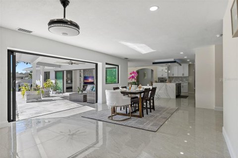 Villa ou maison à vendre à Saint Petersburg, Floride: 5 chambres, 258.73 m2 № 1566067 - photo 18