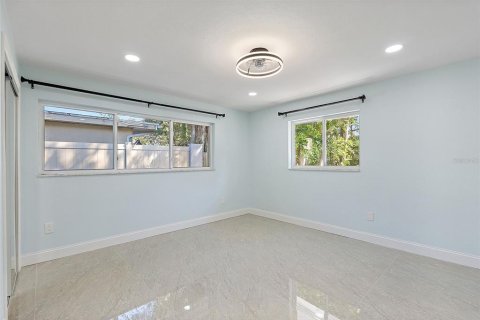 House in Saint Petersburg, Florida 5 bedrooms, 258.73 sq.m. № 1566067 - photo 30