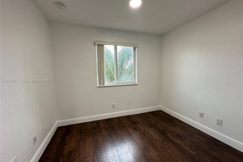 Townhouse in Hallandale Beach, Florida 3 bedrooms, 134.71 sq.m. № 1897914 - photo 17