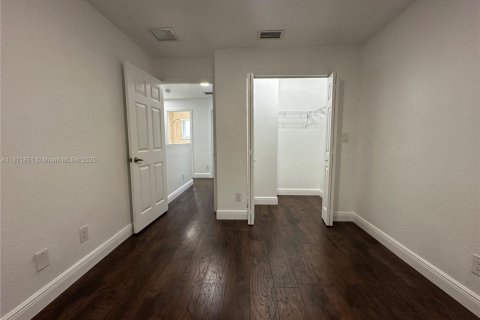 Townhouse in Hallandale Beach, Florida 3 bedrooms, 134.71 sq.m. № 1897914 - photo 22