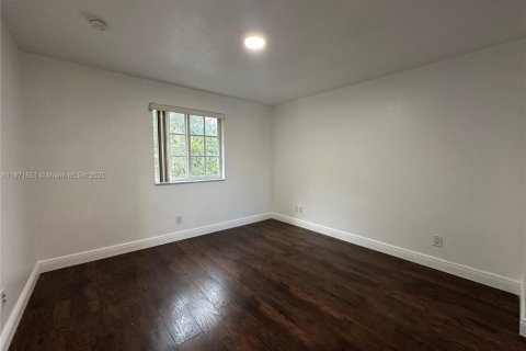 Townhouse in Hallandale Beach, Florida 3 bedrooms, 134.71 sq.m. № 1897914 - photo 28