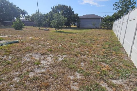 Villa ou maison à vendre à Port St. Lucie, Floride: 3 chambres, 89.19 m2 № 2024076 - photo 3