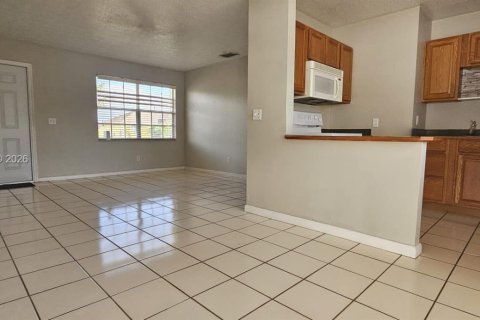 Villa ou maison à vendre à Port St. Lucie, Floride: 3 chambres, 89.19 m2 № 2024076 - photo 7