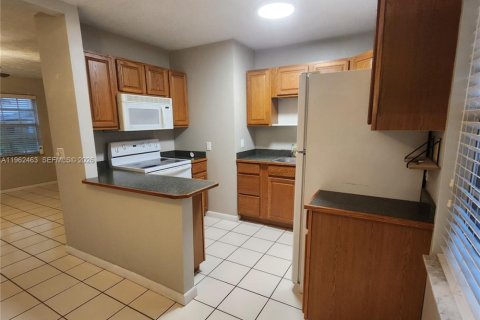 Villa ou maison à vendre à Port St. Lucie, Floride: 3 chambres, 89.19 m2 № 2024076 - photo 8