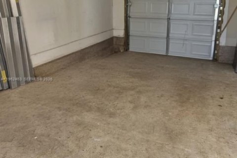 Villa ou maison à vendre à Port St. Lucie, Floride: 3 chambres, 89.19 m2 № 2024076 - photo 15