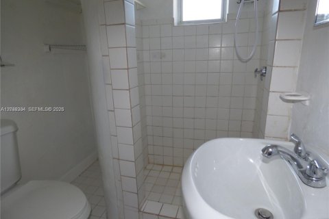 Apartment in Hollywood, Florida № 2086678 - photo 4