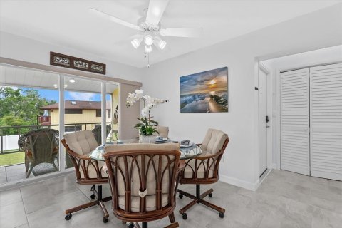 Condo in Nokomis, Florida, 2 bedrooms  № 2121477 - photo 10