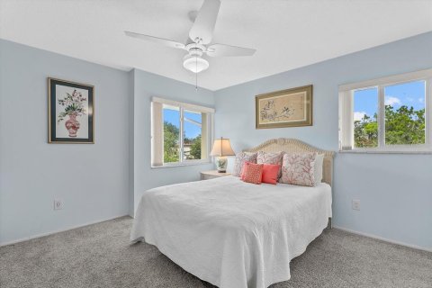 Condo in Nokomis, Florida, 2 bedrooms  № 2121477 - photo 13
