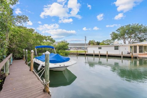 Condo in Nokomis, Florida, 2 bedrooms  № 2121477 - photo 24