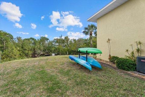 Condo in Nokomis, Florida, 2 bedrooms  № 2121477 - photo 26