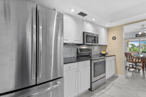 Condo in Nokomis, Florida, 2 bedrooms  № 2121477 - photo 7
