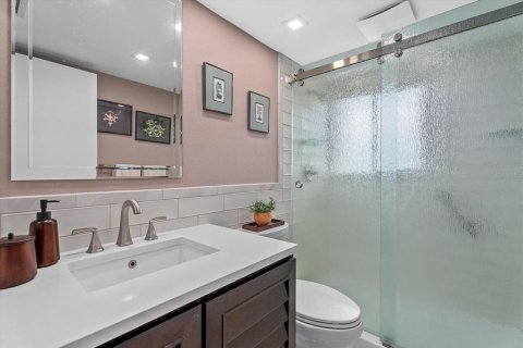Condo in Nokomis, Florida, 2 bedrooms  № 2121477 - photo 19