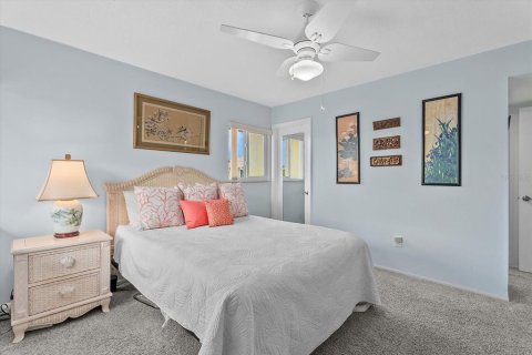 Condo in Nokomis, Florida, 2 bedrooms  № 2121477 - photo 14