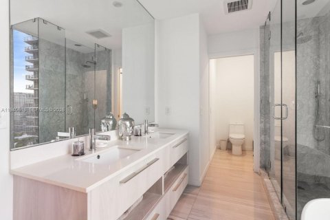 Снять в аренду кондоминиум в Майами, Флорида 3 спальни, 153.2м2, № 1998338 - фото 20