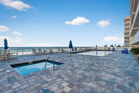 Condo in Daytona Beach Shores, Florida, 3 bedrooms № 2167053 - photo 28