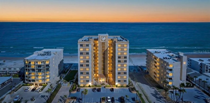 Condo in Daytona Beach Shores, Florida, 3 bedrooms № 2167053